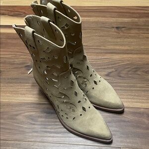 Dolce Vita Beige Cutout Ankle Booties